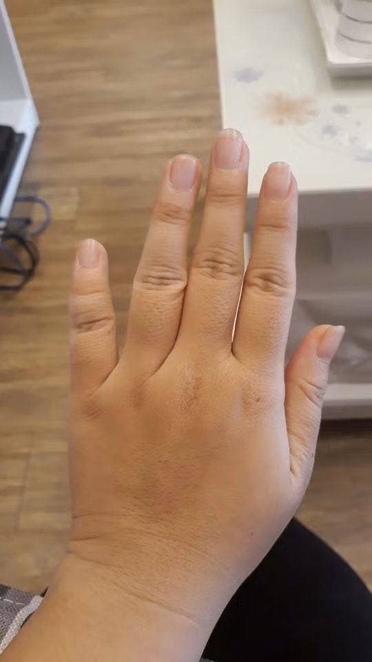  Bên cạnh đó, người sở hữu ngón tay thô cũng rất thật thà, có sao nói vậy và thích giúp đỡ người khác nên đi đến đâu cũng được người xung quanh yêu mến. Nếu như họ gặp nhiều vất vả khi còn trẻ thì đến tuổi trung niên, sự nghiệp cũng như cuộc sống của họ là điều mà nhiều người mơ ước. (* Thông tin trong bài mang tính tham khảo, chiêm nghiệm).