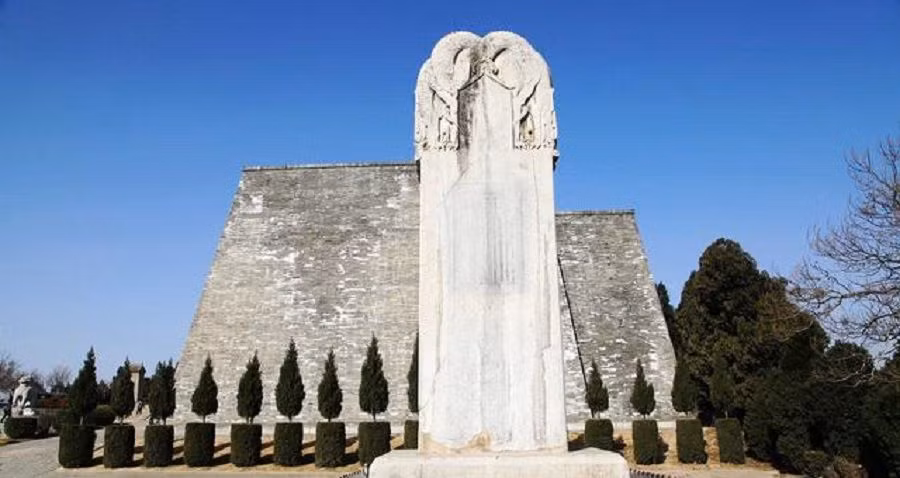 Bí ẩn 61 tượng đá không đầu trước lăng mộ Võ Tắc Thiên! - Hình 2 Bi an 61 tuong da khong dau truoc lang mo Vo Tac Thien!-Hinh-2