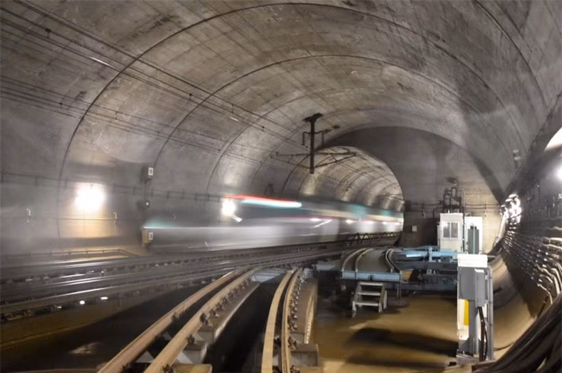 Kinh ngạc những đường hầm dưới nước dài nhất thế giới Kinh ngac nhung duong ham duoi nuoc dai nhat the gioi