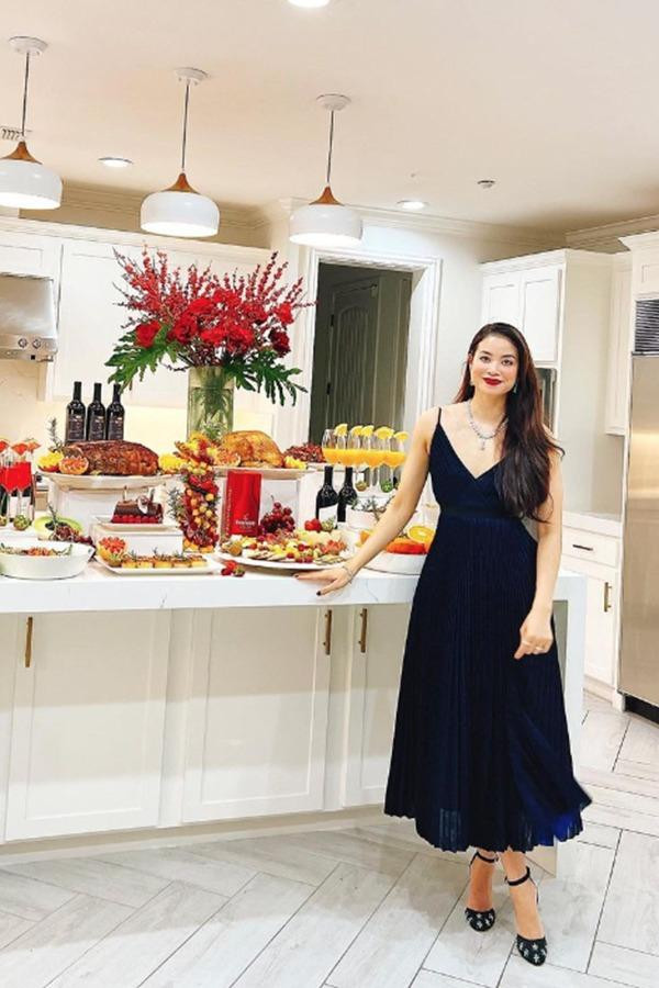 ##ss###style="text-decoration: underline;">Chế độ ăn hàng ngày của Phạm Hương chủ yếu là các loại rau xanh, củ quả và nước trái cây. Tất cả các món như cá, ức gà, thịt bò hay lòng trắng trứng… tất cả đều không tẩm ướp gia vị và chỉ được hấp, luộc hay chiên không dầu.