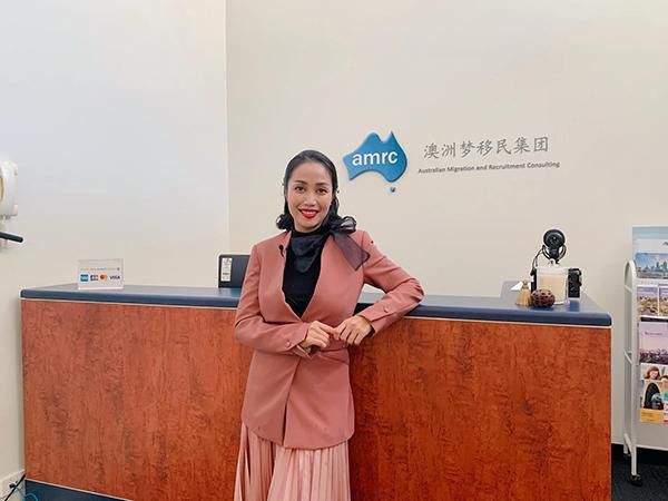 Thời gian qua, Ốc Thanh Vân không còn xuất hiện dày đặc trên các chương trình truyền hình như trước. Cô quyết định sang Úc định cư cùng chồng con.