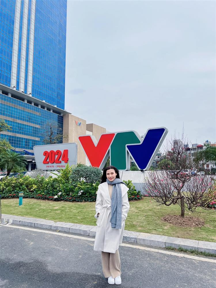 Chia sẻ bí quyết giữ gìn sắc vóc ấn tượng ở tuổi U40, Thúy Diễm từng cho biết, cô không kiêng khem quá đà. Thay vào đó, nữ diễn viên áp dụng chế độ ăn đúng, ăn đủ. Nghĩa là cô sẽ chọn những thực phẩm tốt cho sức khỏe và nạp vào cơ thể với lượng phù hợp.