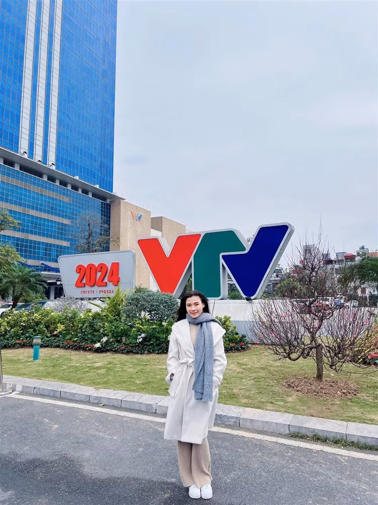 Chia sẻ bí quyết giữ gìn sắc vóc ấn tượng ở tuổi U40, Thúy Diễm từng cho biết, cô không kiêng khem quá đà. Thay vào đó, nữ diễn viên áp dụng chế độ ăn đúng, ăn đủ. Nghĩa là cô sẽ chọn những thực phẩm tốt cho sức khỏe và nạp vào cơ thể với lượng phù hợp.