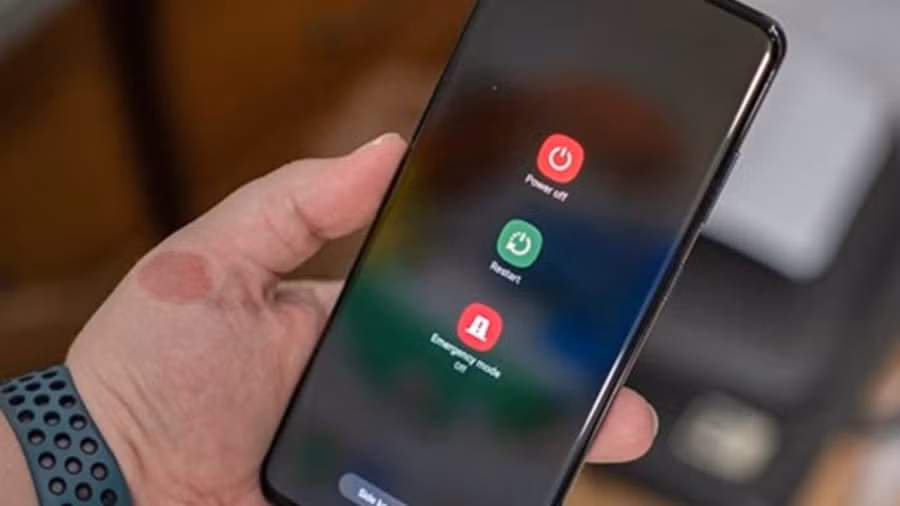 Dien thoai dung bao lau thi nen tat nguon mot lan?