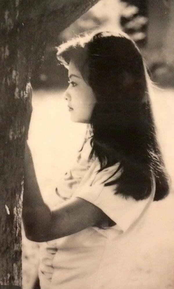 hững năm đầu 2000, NSND Thu Quế được yêu mến bởi gương mặt đẹp cùng diễn xuất chân thật. Cách diễn duyên dáng của Thu Quế khiến chị được nhiều đạo diễn phim truyện ưu ái. Tuy không xuất thân trong gia đình có truyền thống nghệ thuật nhưng vì tình yêu và duyên số nên NSND Thu Quế gắn bó với nghề cho đến tận bây giờ.