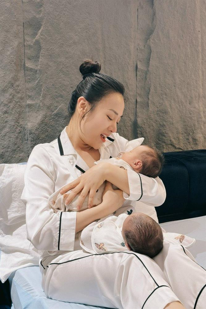 Phuong Oanh va Sam lam me bim cua cap rong con