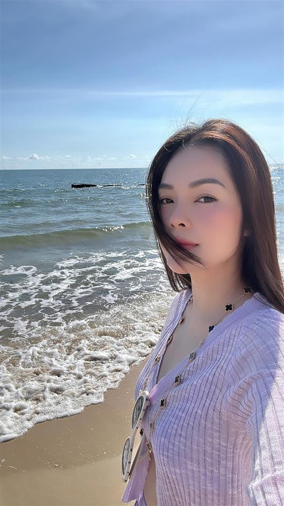 Duong Cam Lynh dien bikini khoe body sau hon 1 nam vo no-Hinh-7