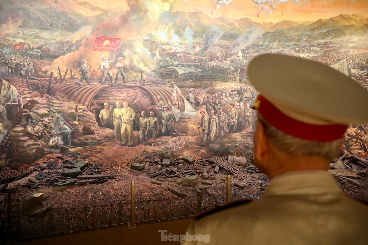 Chỉ trong tháng 3, Bảo tàng đã đón hơn 50.400 lượt khách tham quan, trong đó có nhiều đoàn cựu chiến binh các tỉnh, thành phố trong nước và cán bộ, chiến sĩ, sinh viên tham quan, nghiên cứu, tìm hiểu, ôn lại truyền thống lịch sử.