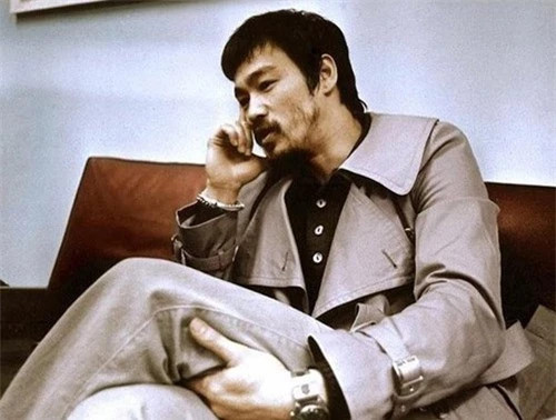 hiều người không nhận ra đây là Lý Tiểu Long khi anh để râu.