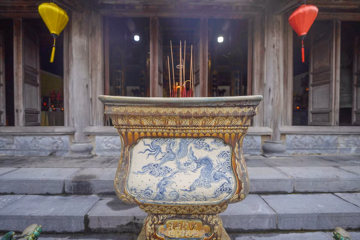 Binh yen chua Truong Sa tren dao thieng-Hinh-10