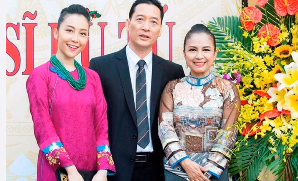 Gia đình hiếm hoi bố mẹ đều là Nghệ sĩ Nhân dân - Hình 2 Gia dinh hiem hoi bo me deu la Nghe si Nhan dan-Hinh-2