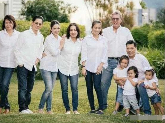 Hãy biến mọi lời phàn nàn thành động lực để tiến về phía trước, để cuộc sống của bạn tràn đầy sức sống. Nếu vấn đề thực sự khó giải quyết và bạn không thể tự mình thay đổi tình hình.