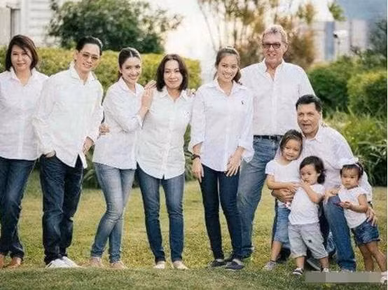 Hãy biến mọi lời phàn nàn thành động lực để tiến về phía trước, để cuộc sống của bạn tràn đầy sức sống. Nếu vấn đề thực sự khó giải quyết và bạn không thể tự mình thay đổi tình hình.