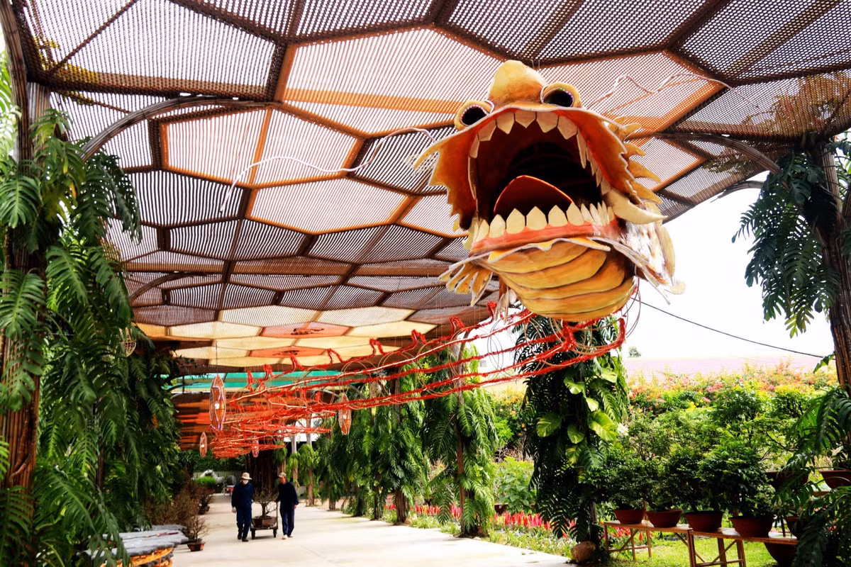 Ngam linh vat rong dai 63 met o Lang nghe Truong Son-Hinh-4