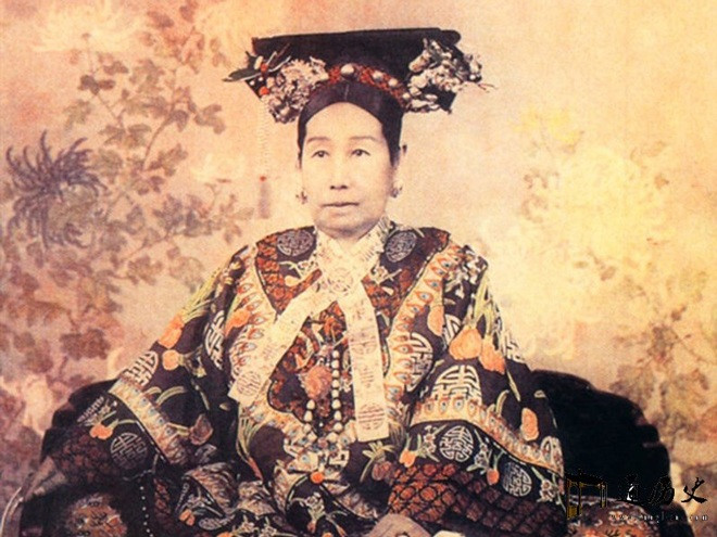 Tu Hi Thai Hau 46 tuoi mang thai, thai y khong dam mo mieng