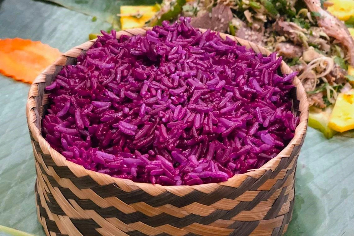 Gioi tre den Lai Chau trekking xuyen rung, an pho nhang thai tay-Hinh-10