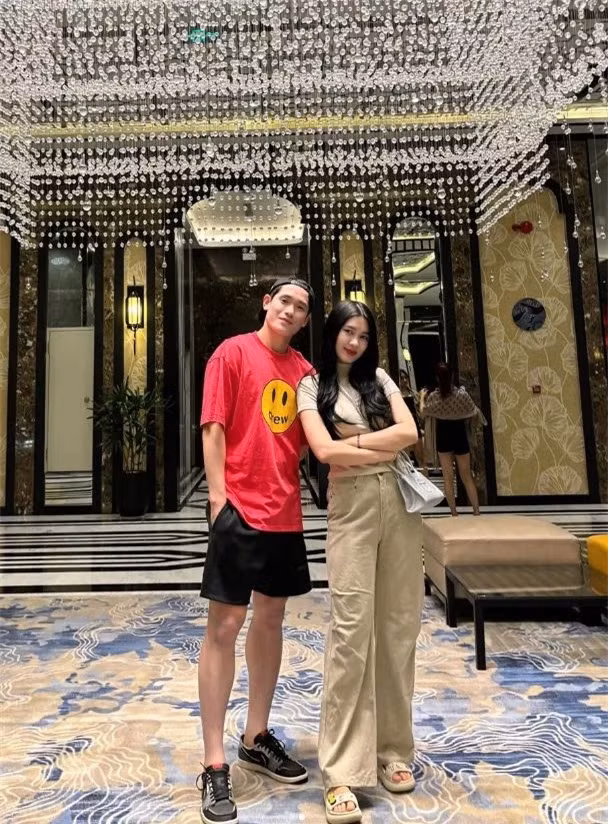 Vo trung ve dien trai nhat nhi Viet Nam phai di vien vi stress-Hinh-3