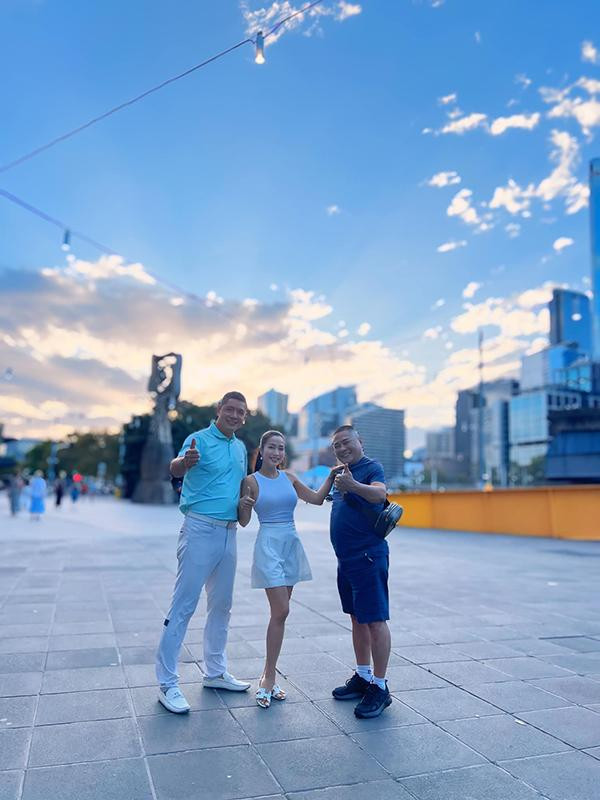 ô chia sẻ "Hiện tại, tôi không còn hoạt động nghệ thuật như khi còn trẻ nữa nhưng khi cầm trên tay tấm giấy mời tới lễ trao tặng danh hiệu NSƯT, NSND, tôi hiểu rằng mình làm nghệ thuật không phải vì cá nhân.Tôi nhận thấy mình có trách nhiệm làm đẹp cho nền nghệ thuật nước nhà. Hiện tại tôi có cơ hội giới thiệu về nền nghệ thuật Việt Nam đến các quốc gia khác, cụ thể là Australia (Úc)".