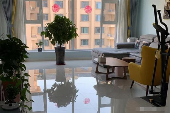 De biet phu nu o ban hay sach, nhin 