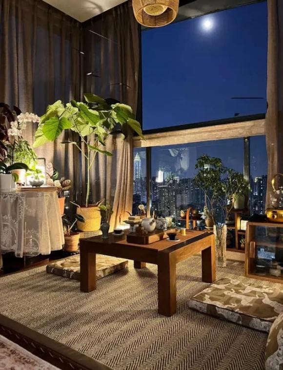 Giống như phòng trà này, ban đầu tôi cảm thấy nó không thực tế, nhưng giờ đây lại trở thành một trong những nơi tôi yêu thích nhất.