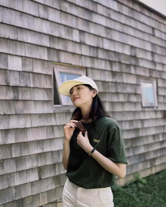 Hải Tú xả kho loạt ảnh tươi tắn hết nấc.