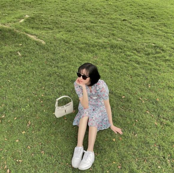 Liên tục thời gian dài vừa qua, Sơn Tùng và Hải Tú vướng tin đồn tình cảm. Cả hai nhiều lần bị soi diện đồ cặp, check-in cùng địa điểm... Thậm chí, râm ran thông tin "nàng thơ" đã sinh con cho "Chủ tịch". Mãi đến nay, Sơn Tùng và Hải Tú vẫn chưa từng lên tiếng xác nhận chuyện tình cảm và một lần nói rõ những tin đồn vây quanh mình.