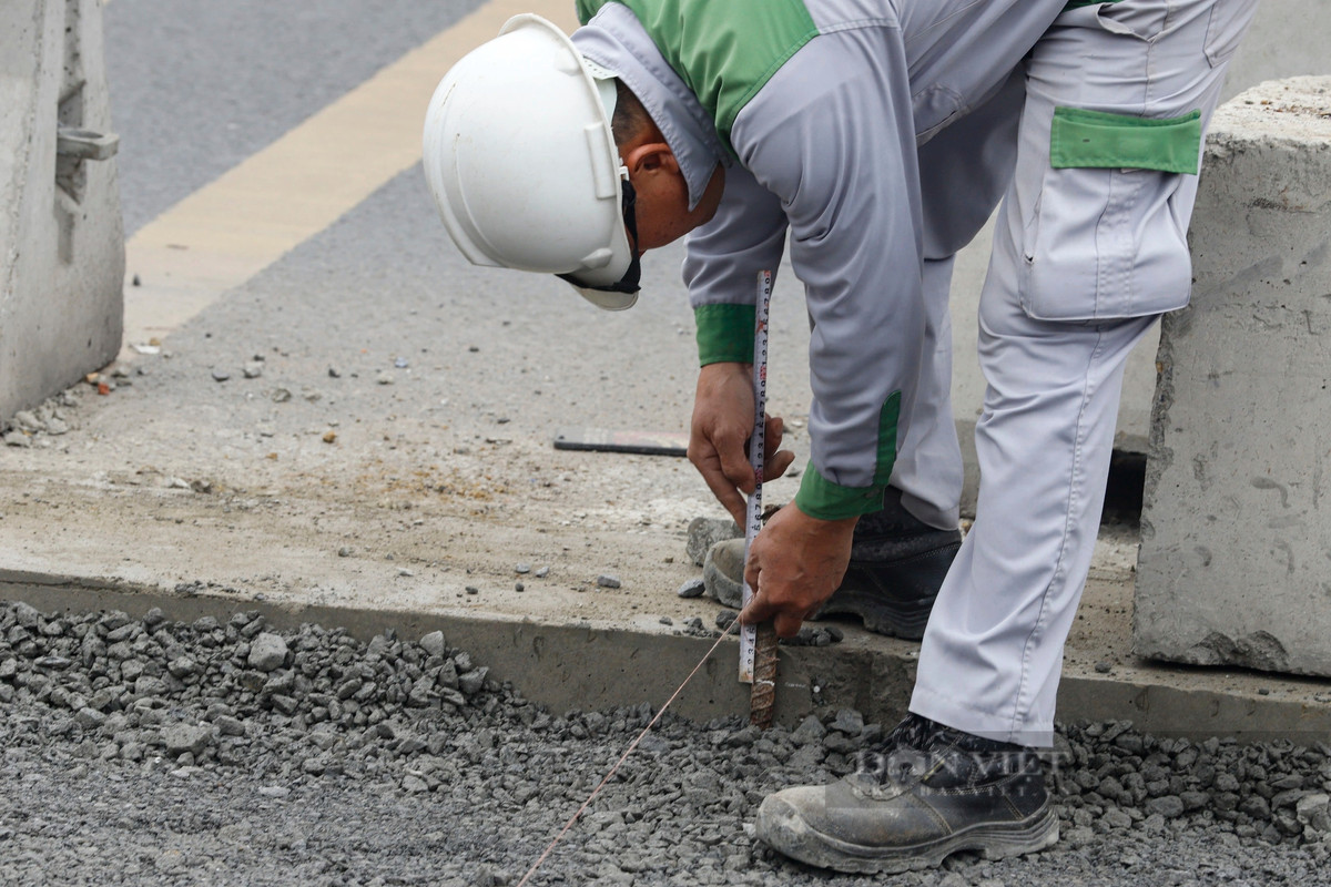 Đại diện chủ đầu tư cho biết hiện công trình đã đạt trên 80% khối lượng. Nhà thầu đang huy động lượng lớn nhân lực thi công dự án, đưa công trình hoàn thành trước 31/3/2024.