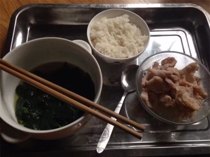 Nhin mam com cu vo doi ly hon, buc xuc cau noi tu chong-Hinh-2