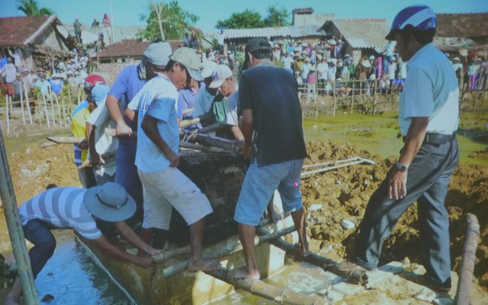 Đây cũng chính là lý do khiến nhiều người không muốn di chuyển mồ mả, hơn nữa, nếu di chuyển mộ tổ tiên cũng có thể để lại sự che chở của dòng tộc.