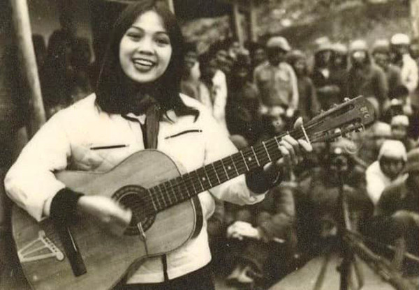 NSND Thái Bảo không chỉ được yêu chiều, chị còn được trời phú cho giọng hát đặc biệt. Năm 10 tuổi, Thái Bảo thi đỗ trường Âm nhạc Việt Nam trong một buổi tuyển sinh của trường tại Nghệ An. Nhạc sĩ Nguyễn Văn Thương chính là người đã phát hiện ra chất giọng khàn, khỏe, nồng nàn, ấm áp của Thái Bảo và khuyến khích chị đi theo con đường ca hát.