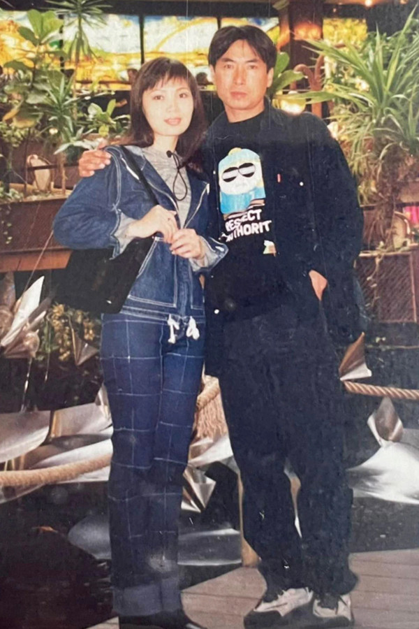  Về đời tư, NSND Thái Bảo có cuộc sống hôn nhân lặng lẽ và êm ấm suốt 36 năm qua. Vốn là người sống kín đáo, nữ nghệ sĩ hầu như không chia sẻ đời sống riêng trước công chúng cũng như mạng xã hội. Được biết, chồng NSND Thái Bảo là NSƯT Anh Tuấn. Hai người kết hôn vào năm 1989 khi tài sản của hai người chỉ có một chiếc giường và một chiếc tủ của nhạc sĩ Quang Vinh tặng nhưng tủ bị hỏng cửa, mỗi lần cất hay lấy quần áo, hai vợ chồng đều chật vật.