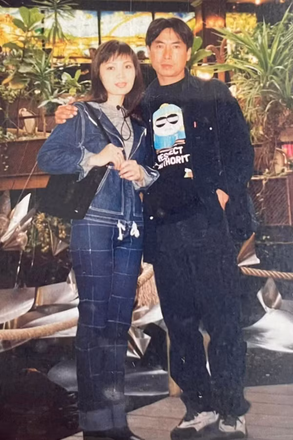  Về đời tư, NSND Thái Bảo có cuộc sống hôn nhân lặng lẽ và êm ấm suốt 36 năm qua. Vốn là người sống kín đáo, nữ nghệ sĩ hầu như không chia sẻ đời sống riêng trước công chúng cũng như mạng xã hội. Được biết, chồng NSND Thái Bảo là NSƯT Anh Tuấn. Hai người kết hôn vào năm 1989 khi tài sản của hai người chỉ có một chiếc giường và một chiếc tủ của nhạc sĩ Quang Vinh tặng nhưng tủ bị hỏng cửa, mỗi lần cất hay lấy quần áo, hai vợ chồng đều chật vật.