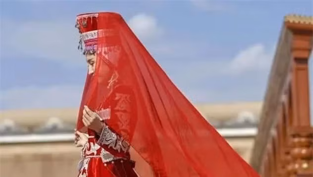 Hàm Hương qua đời, Càn Long đau buồn bỏ thiết triều suốt 3 ngày - Hình 2 Ham Huong qua doi, Can Long dau buon bo thiet trieu suot 3 ngay-Hinh-2