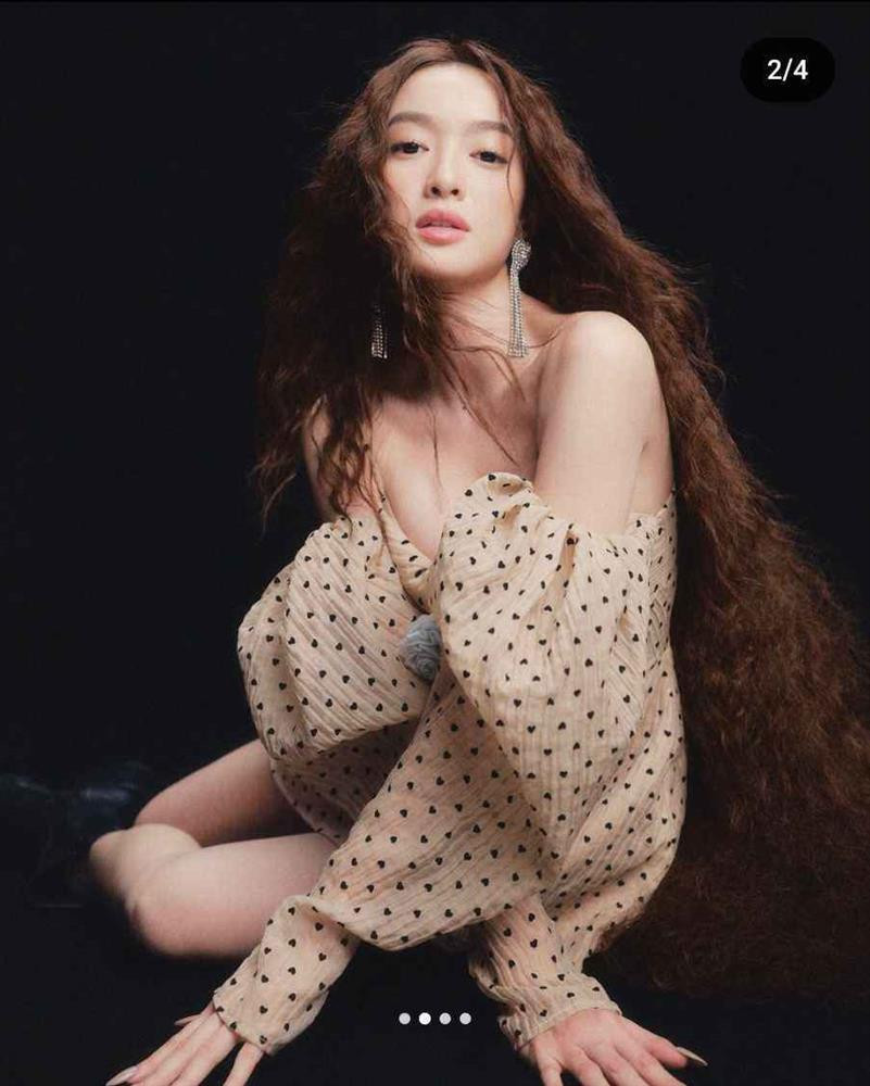 Kaity Nguyen hinh the quyen ru, khong mac ho bao cung cuon hut