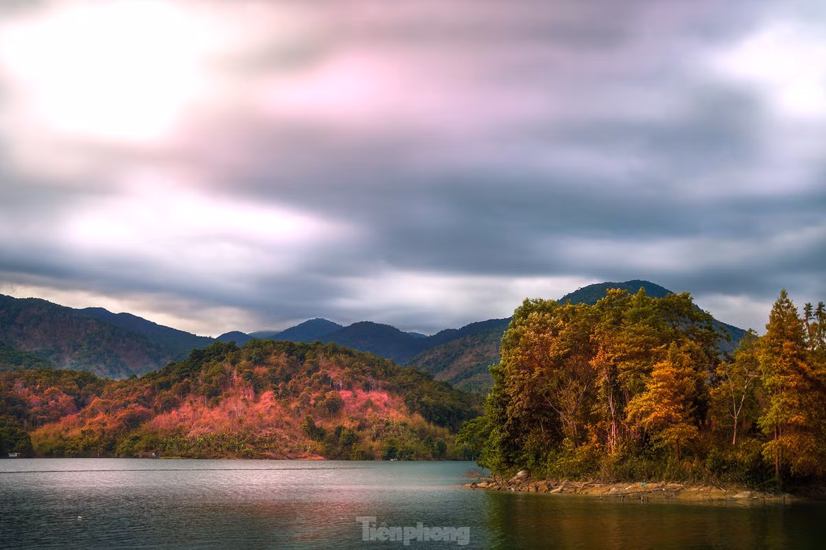 Lãng mạn hồ Đa Mi mùa khô hạn.
