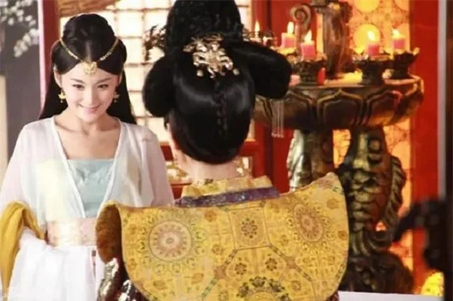 Hoang hau toa mui thom nhu Ham Huong la ai?-Hinh-2