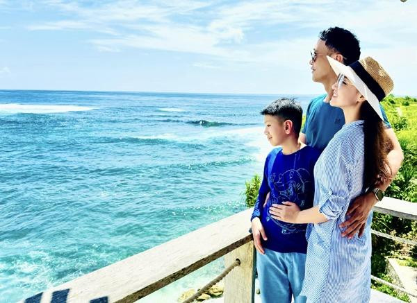 Từng món đồ trong nhà được Lã Thanh Huyền tự tay chọn lựa, được nhập hoàn toàn từ nước ngoài như Italy, Đức, Bồ Đào Nha. Lã Thanh Huyền cho biết thêm, cô không nhớ chính xác đã đầu tư thêm bao nhiêu tiền để sửa chữa và sắm đồ nhưng đoán con số này khoảng chục tỷ.