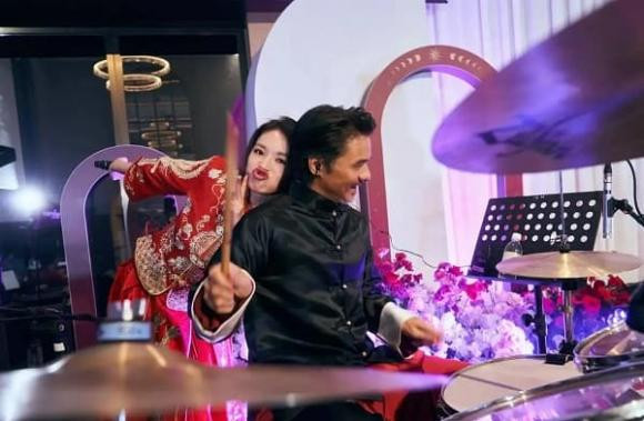 Thu Ky - Phung Duc Luan ky niem 8 nam ve chung mot nha-Hinh-4