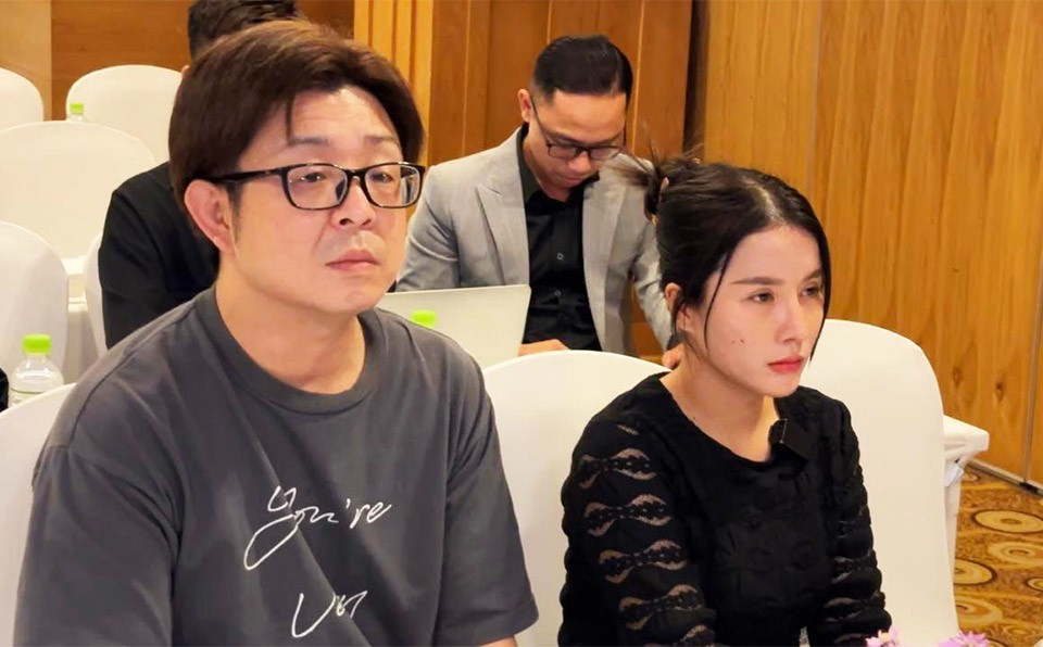 Ba Nhan Vlog co tinh tao scandal voi bac si chua hiem muon?