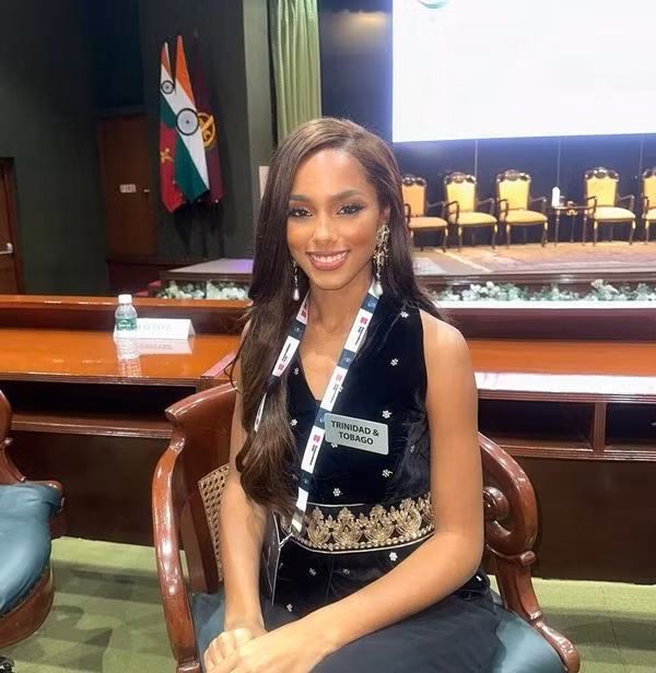 Tại Miss World, cô đã lọt vào Top 25 thử thách đối đầu (Head to Head Challenge) và Top 23 phần thi tài năng. "Tôi sử dụng nghệ thuật để tạo ra cuộc trò chuyện thú vị về các vấn đề thường gặp trên thế giới", Ache nói.