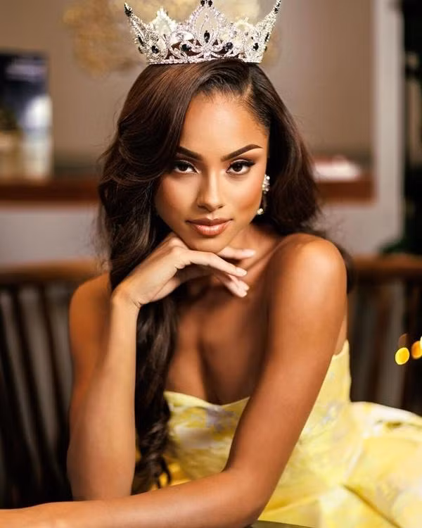 Tiết lộ về lý do tham gia các cuộc thi sắc đẹp, Ache thú nhận: "Tôi đã giật mình và tự hỏi 'mình đã dấn thân vào chuyện gì vậy?'. Nhưng sau đó, tôi chợt nhận ra rằng đây thực sự là thử thách mà tôi phải vượt qua”.