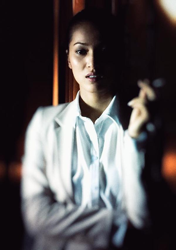 Nguoi dep gan bo voi Johnny Tri Nguyen hon 10 nam khong cuoi la ai?-Hinh-2