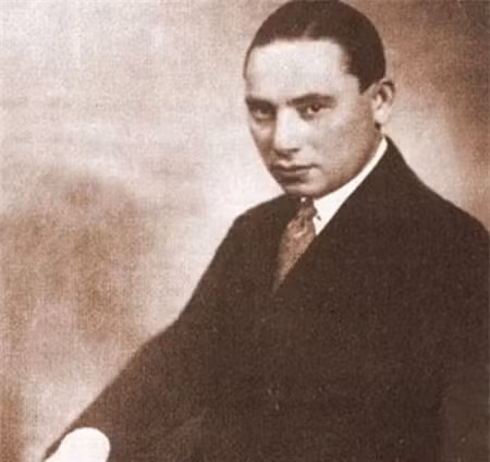 Bi an bai hat ‘tu than' gay 'am anh' the gioi qua nhieu thap ky