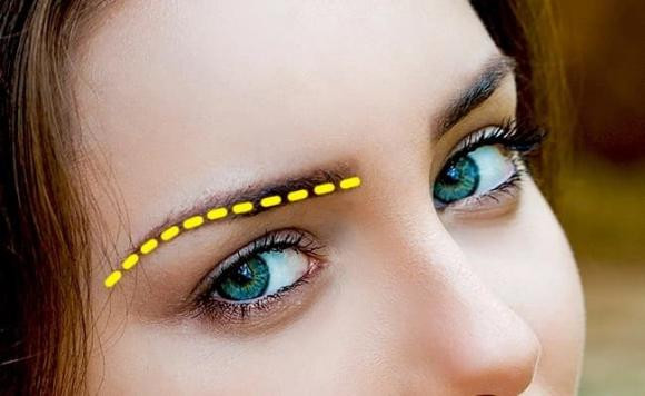  Người sở hữu tướng lông mày vừa dài vừa cao rất giỏi giao tiếp, tấm lòng rộng rãi. Nhờ vậy họ có quý nhân phù trợ, vận may thường xuyên vây bám, kinh doanh giỏi giang, biết cân đo đong đếm đúng lúc đúng chỗ, có của ăn của để từ khi còn trẻ. *Thông tin chỉ mang tính tham khảo, chiêm nghiệm.