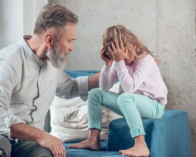 Phụ huynh cho phép con thất bại: Nia Batts, một người từ bỏ công việc văn phòng ổn định để khởi nghiệp, cho biết cô đủ can đảm để làm điều này là vì cô học được những giá trị của sự thất bại khi còn nhỏ. Nhiều cha mẹ muốn con luôn thành công và không chấp nhận con mắc lỗi, trong khi đó cha mẹ của Nia mong muốn con gái sống trong môi trường không tránh khỏi việc vấp ngã. Họ rất hào hứng theo dõi quá trình Nia học hỏi từ những lần thất bại. "Cha tôi dạy tôi vết thương lòng là món quà và thất bại chính là một cơ hội", Nia nói với CNBC.