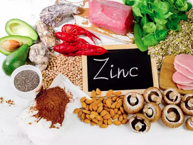 Không thể phủ nhận kẽm là một trong những khoáng chất thiết yếu nhất trong cơ thể vì nó cần thiết cho hoạt động bình thường của hơn 300 enzyme liên quan đến quá trình trao đổi chất, tiêu hóa và chức năng miễn dịch. Kẽm rất quan trọng cho quá trình tổng hợp DNA, phân chia tế bào và tăng trưởng. Dưới đây là một số loại thực phẩm giàu kẽm tự nhiên mà bạn nên biết.