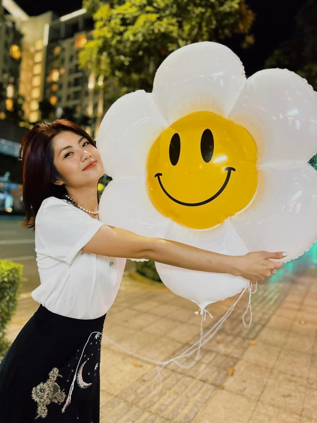 br/> Dù hoạt động năng nổ và gặt hái được một số thành tựu nhất định nhưng Đàm Phương Linh bị đánh giá là có chặng đường hoạt động nghệ thuật mờ nhạt, kém nổi bật so với đồng nghiệp (Ảnh: Facebook nhân vật).