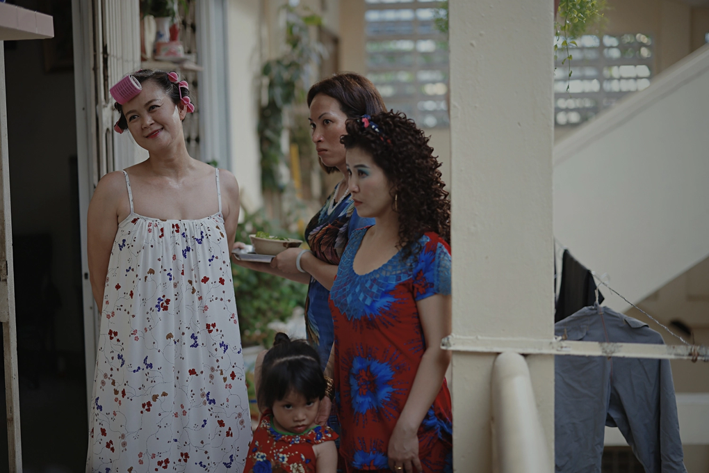 Sieu mau Ngoc Nga voi cu soc trang tay va su tro lai voi 