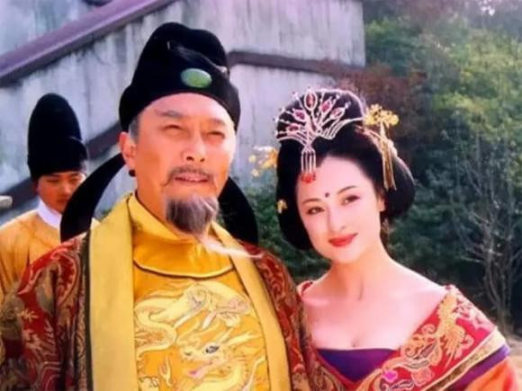 Duoc sung ai, tai sao Duong Quy phi van bi duoi di 2 lan?