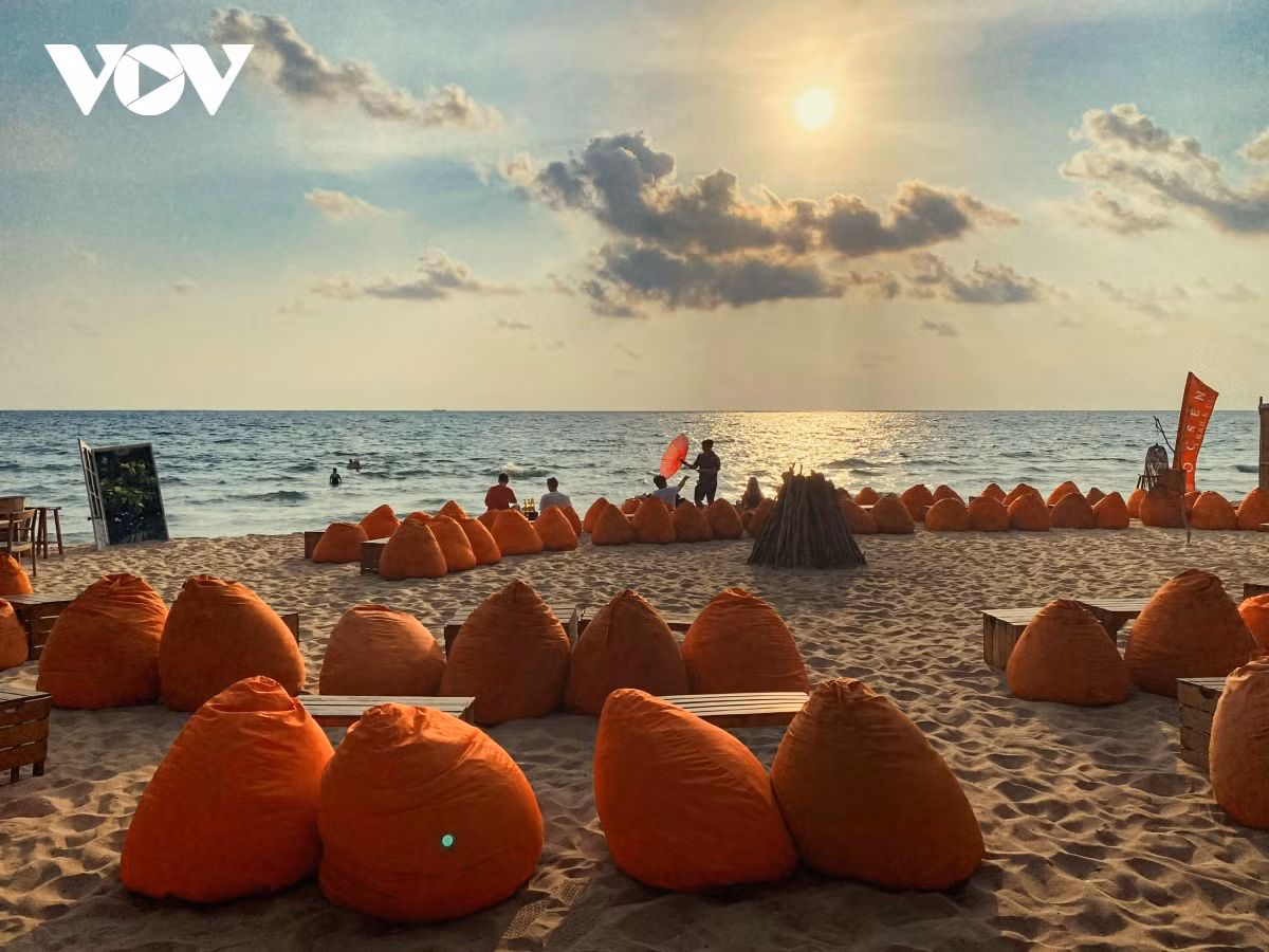 Du khach Indonesia ngay cang yeu men dia diem du lich tai Viet Nam-Hinh-2